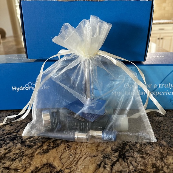 9 piece Hydropeptide anti-wrinkle facial kit - Picture 3 of 10